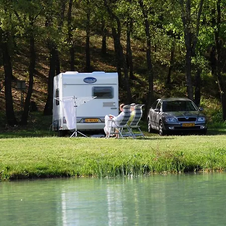 Campsite Naturiste Tikayan Petit Arlane Valensole